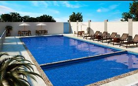 Apartamento com 3 quartos,piscinas de terça a quinta feira livre, garagem,portaria 24hrs
